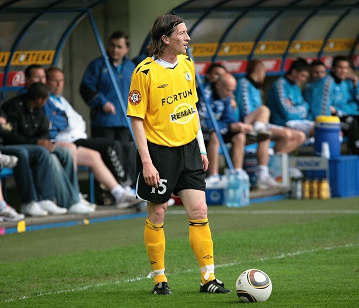 Kaufman se chystá rozehrát přímý kop