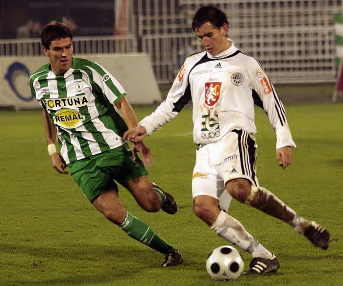 Lukáš stíhá soupeře.