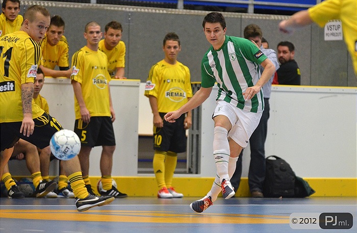 Futsal vs Fotbal 8:1 (4:0)
