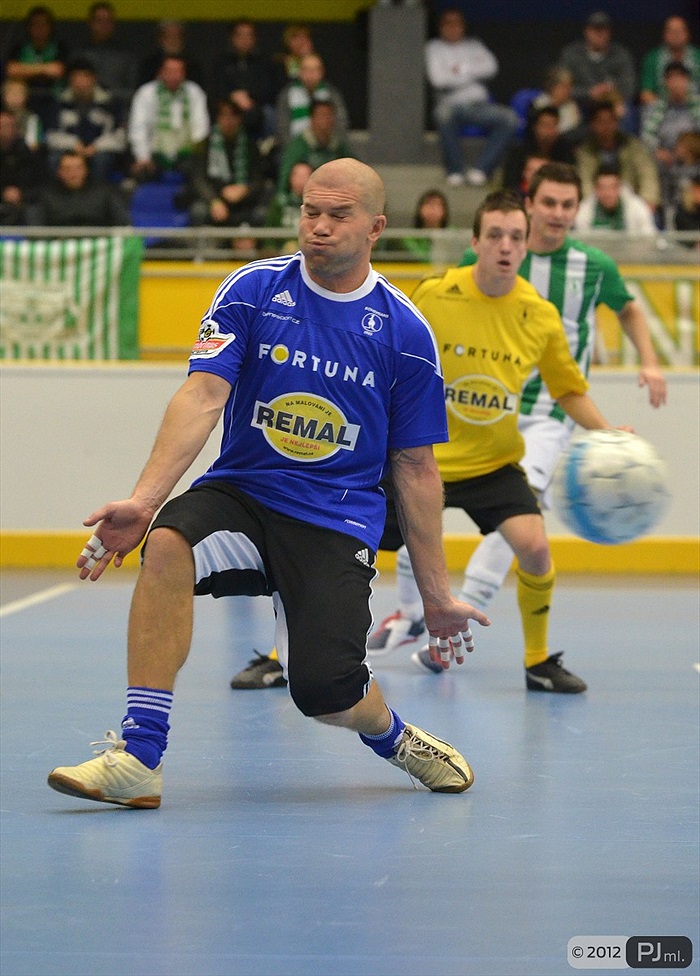 Futsal vs Fotbal 8:1 (4:0)