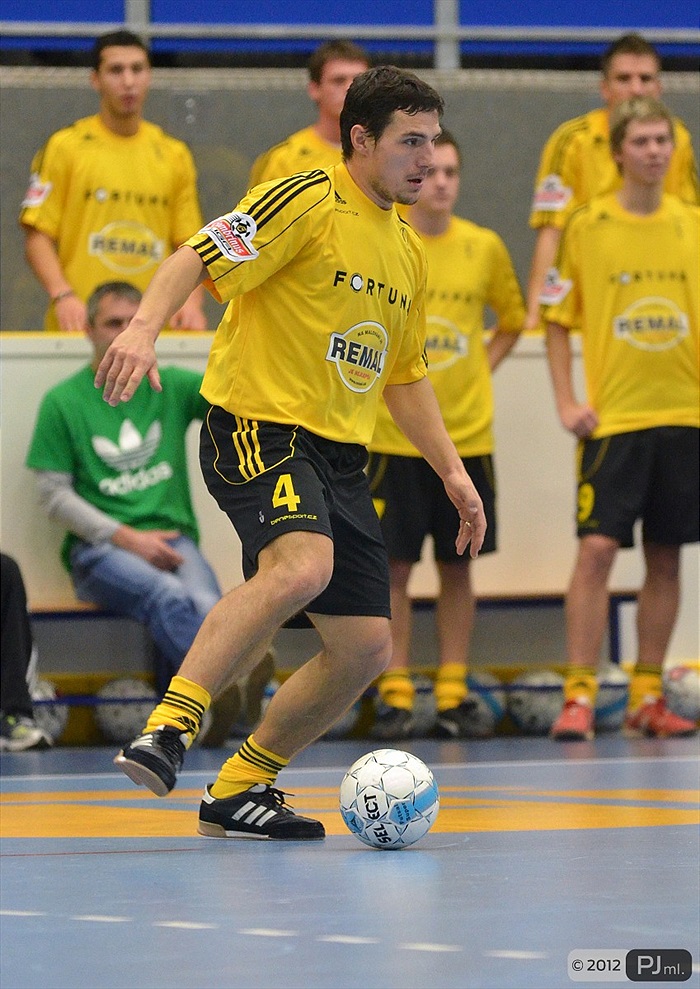 Futsal vs Fotbal 8:1 (4:0)