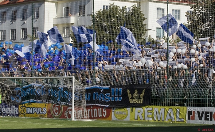 Choreo v sektoru hostí.