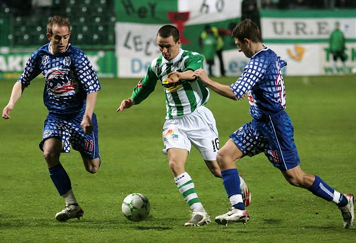 Moravec mezi dvěma.