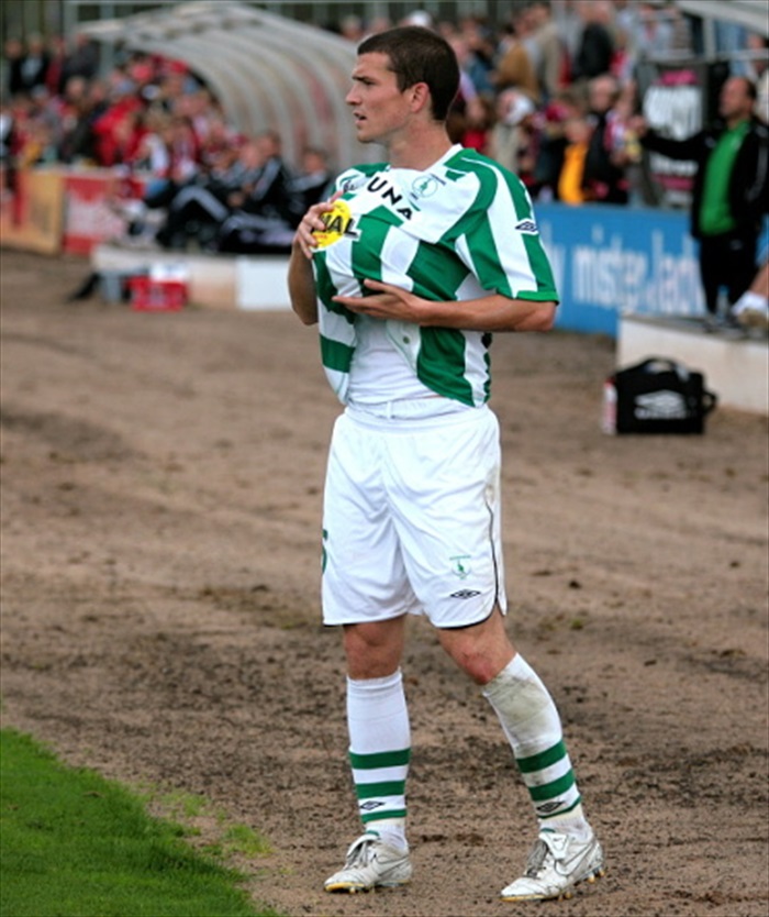 Bartek se chystá na aut.