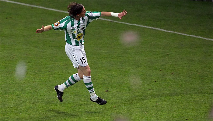 Kaufman slaví gól.