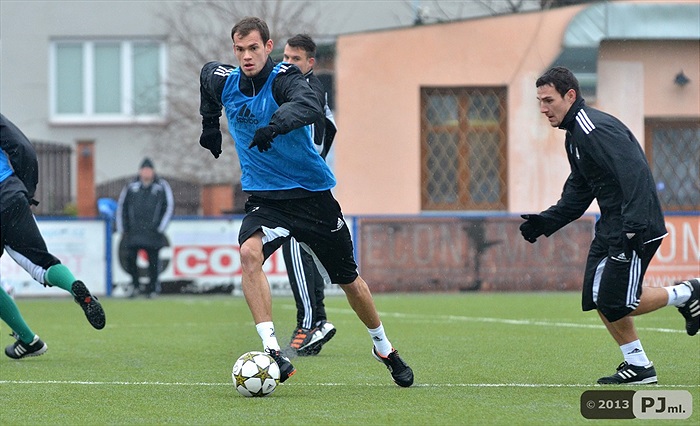 V úterý pokračovala příprava na hřišti