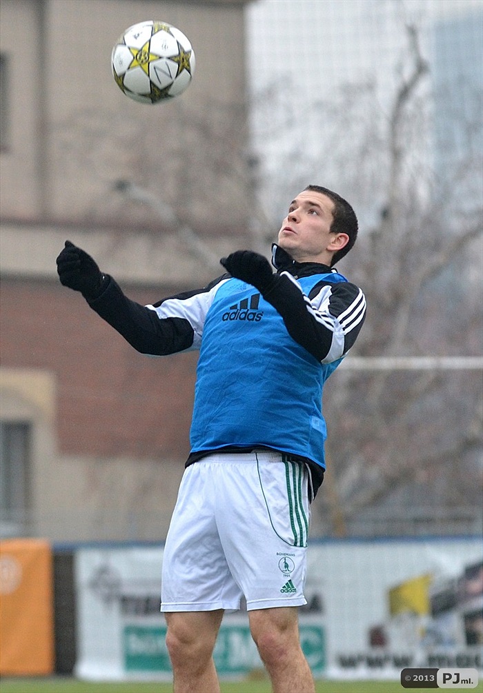 V úterý pokračovala příprava na hřišti