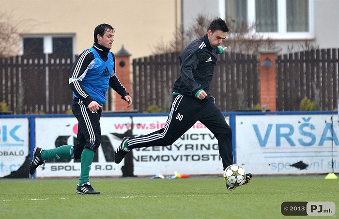 V úterý pokračovala příprava na hřišti