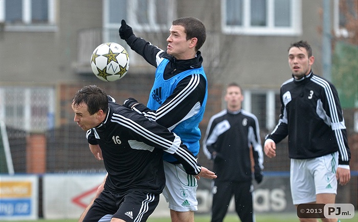 V úterý pokračovala příprava na hřišti