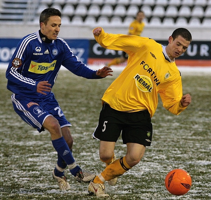 David Bartek v základu na levém kraji zálohy