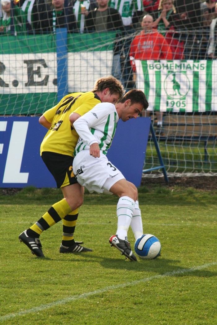 Bálek udržel soupeře na zádech.