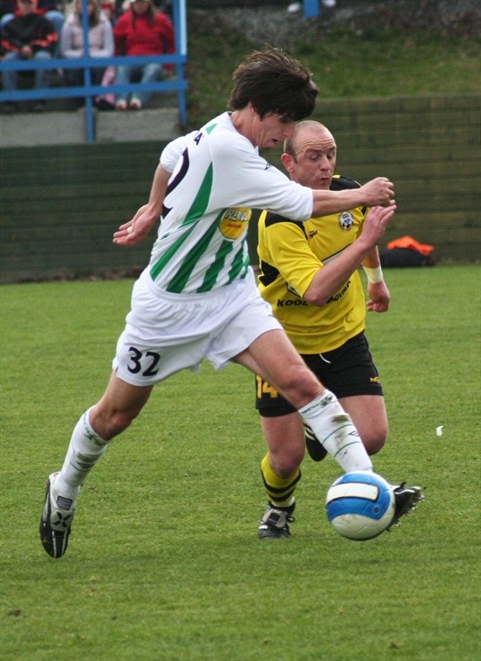 Lukáš Adam řídí další útok.