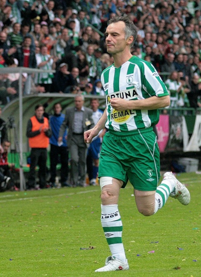 Ivan Trojan na hřišti.