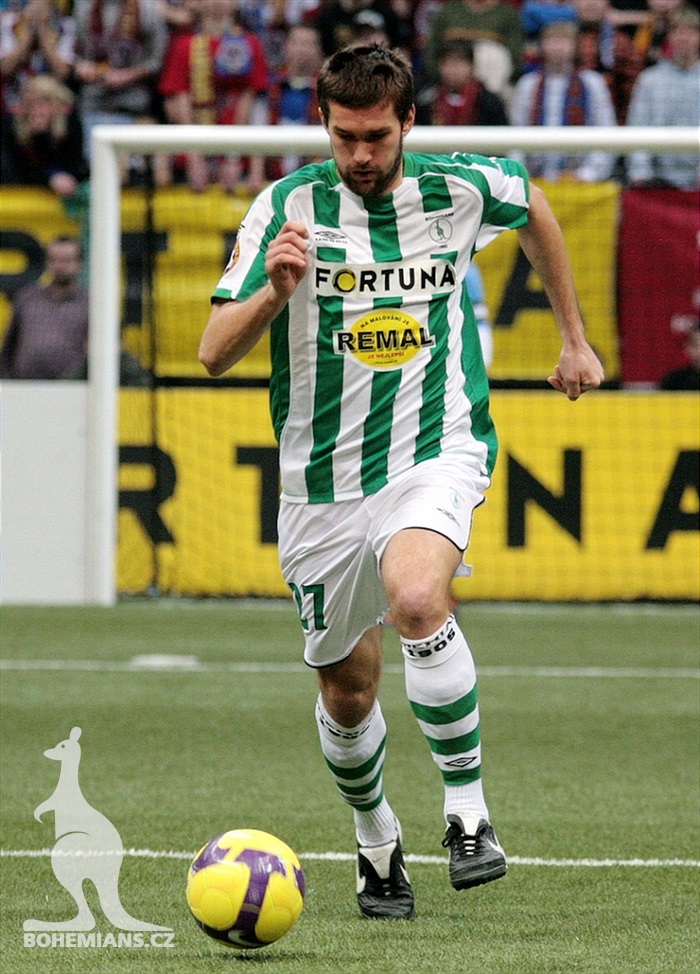 Martin Cseh zakládá další útok