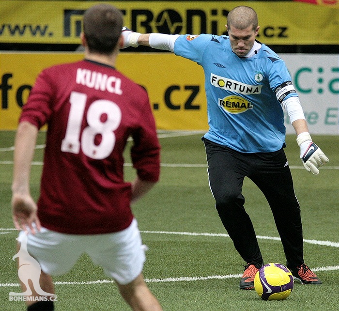 Sňozík stříli na branku