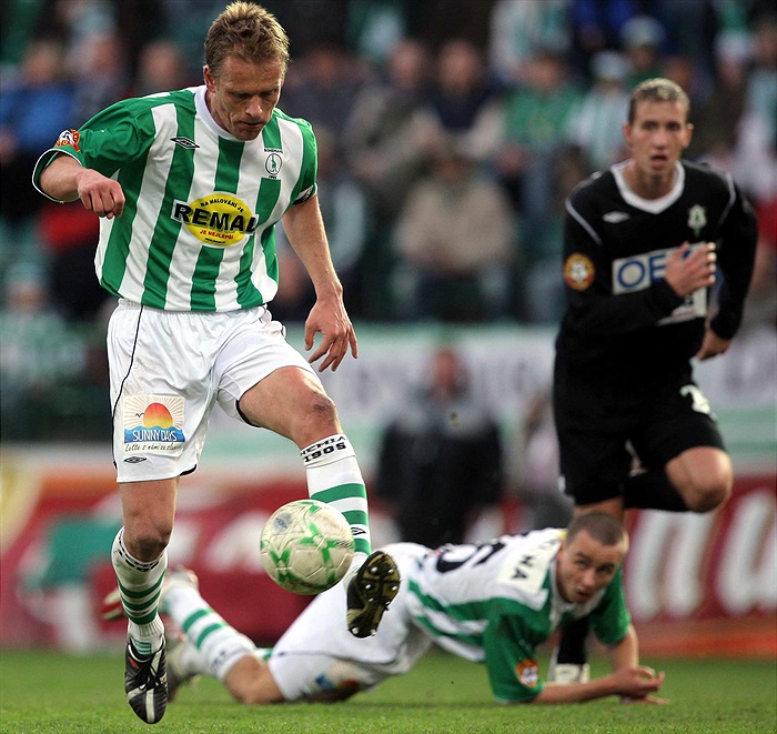 Slezák postupuje vpřed.