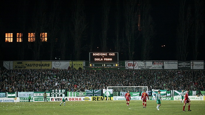 Kotel sleduje závěrečné drama.