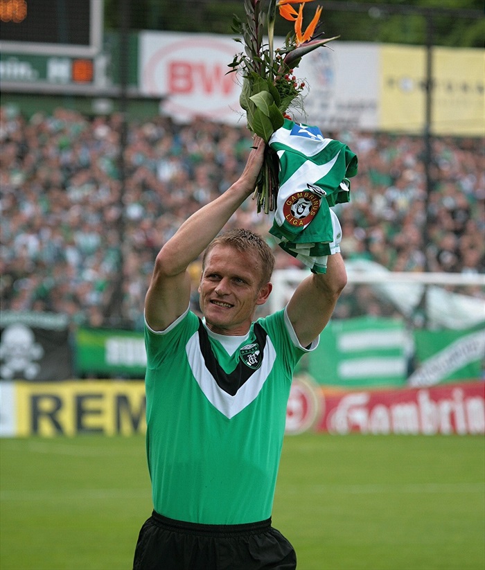 Slezi se loučí před vyprodaným Ďolíčkem s aktivní akriérou hráč