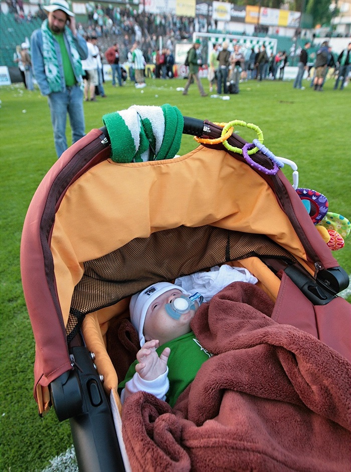 Fanoušci na hrací ploše