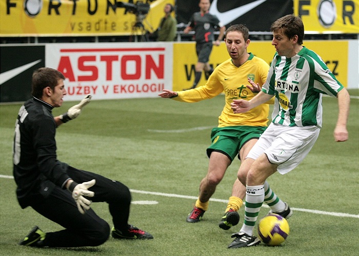 Rychlík před gólmanem