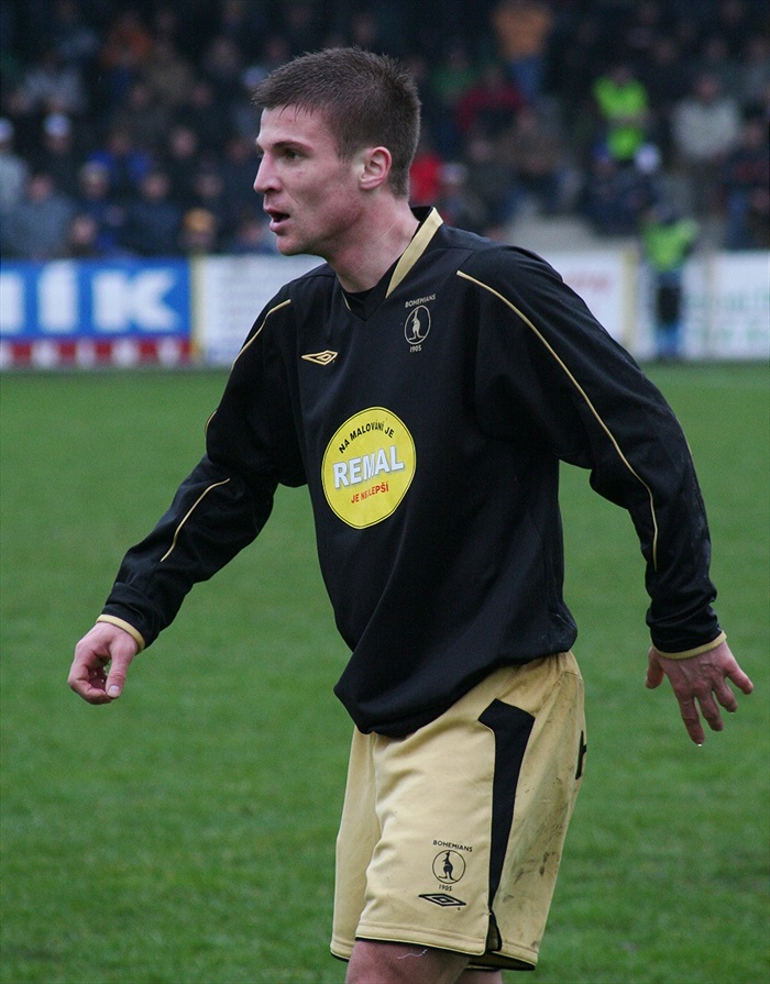 Na nových dresech je již logo Bohemians 1905, stejné se objevuje i na trenkách. (foto:Hanička)