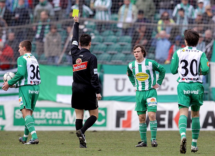 Žlutá karta pro Ivana Haška.