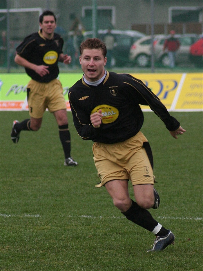 Jan Růžička odpovědně plnil úkoly krajního obránce.