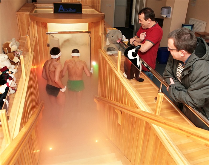 Duo Hrábek, Kotyza jde do mrazáku.