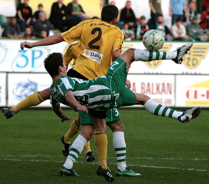 Aziz předvedl i nůžky.