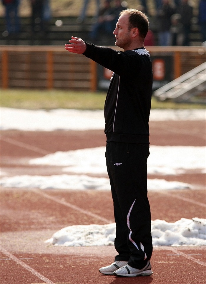 Pavel Hoftych udílí pokyny.