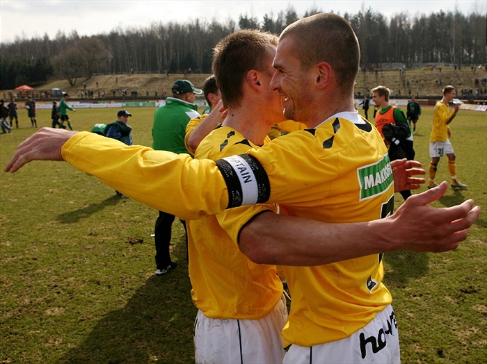 Radost hráčů po zápase - Nikl, Slezák.