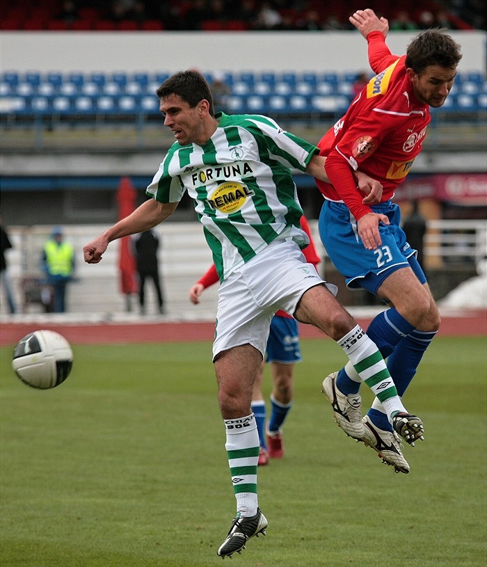 Ve středu obrany nastoupil v základu Pavel Lukáš