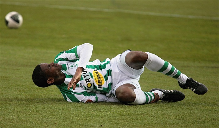 Amadou Cissé po zákroku domácích na zemi