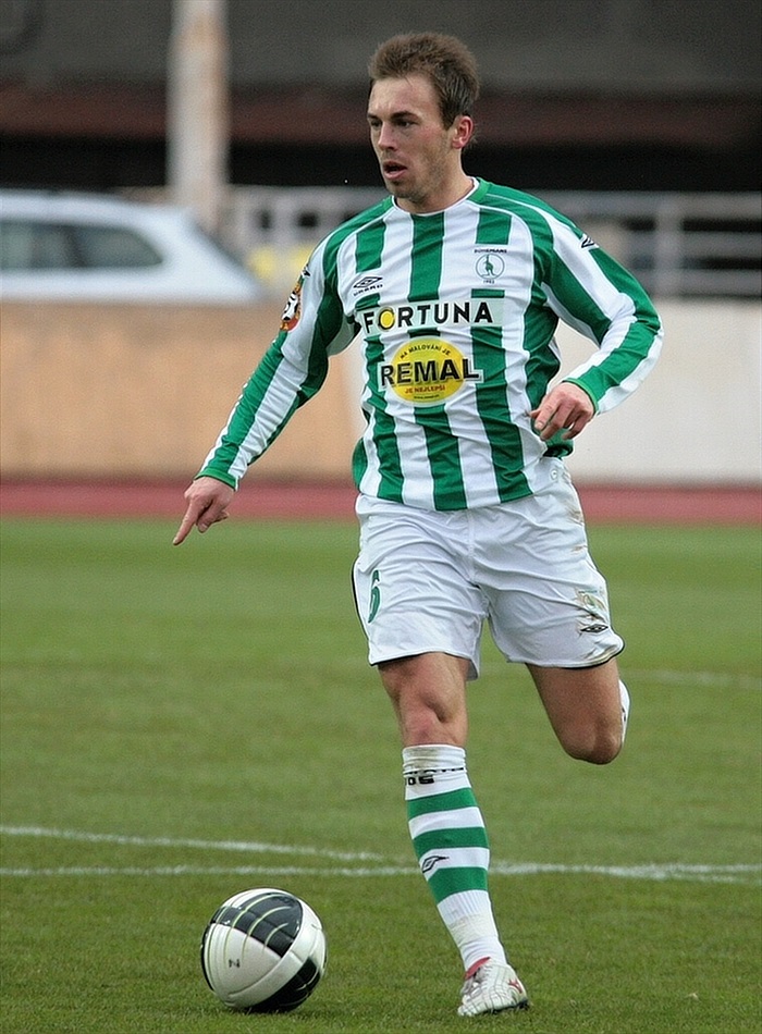 Jan Štohanzl zakládá útok Bohemky