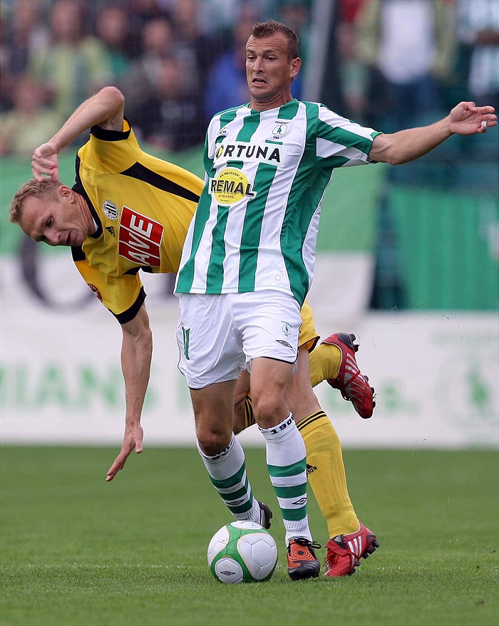 Ferenc Róth uniká soupeři.