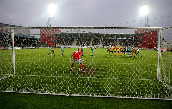 Sňoza vyhlíží míč.