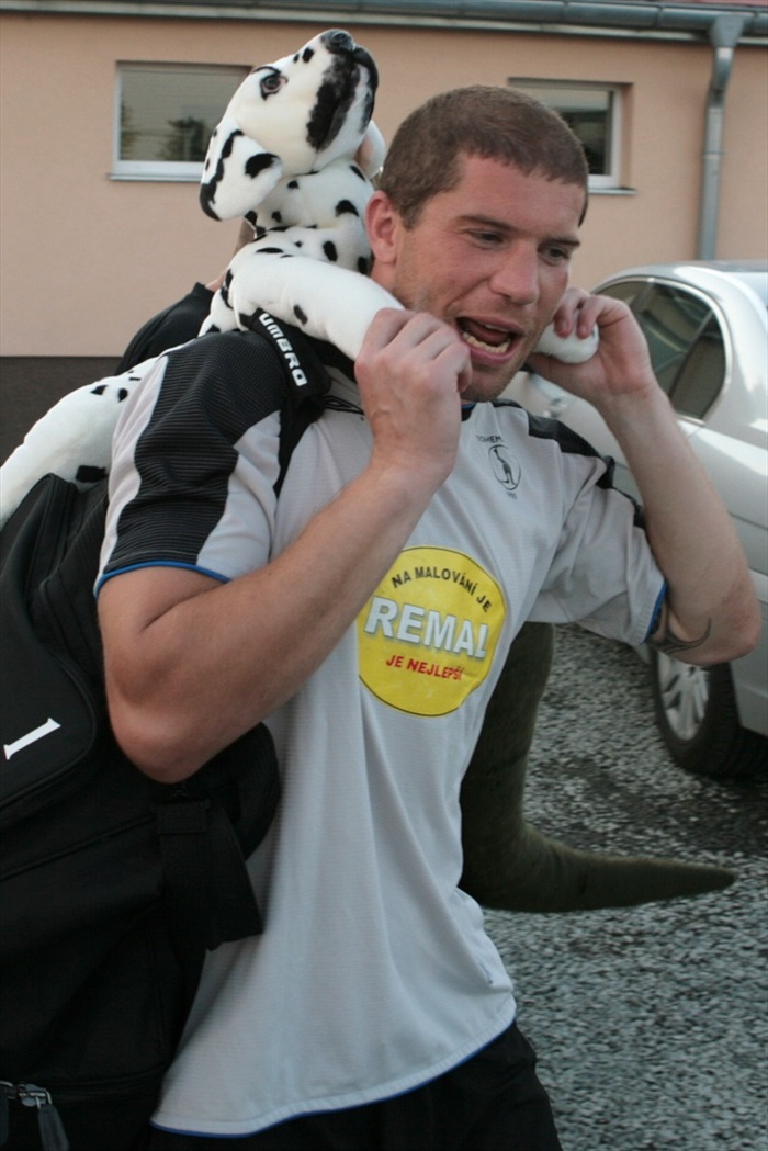 HOLICE: Radek Sňozík s novým talismanem. (foto: Dimír)