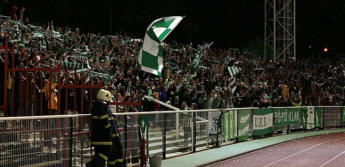 Kotel bouří po zápase.