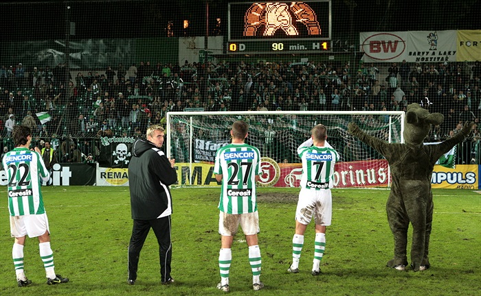 Pozápasové poděkování fanouškům.