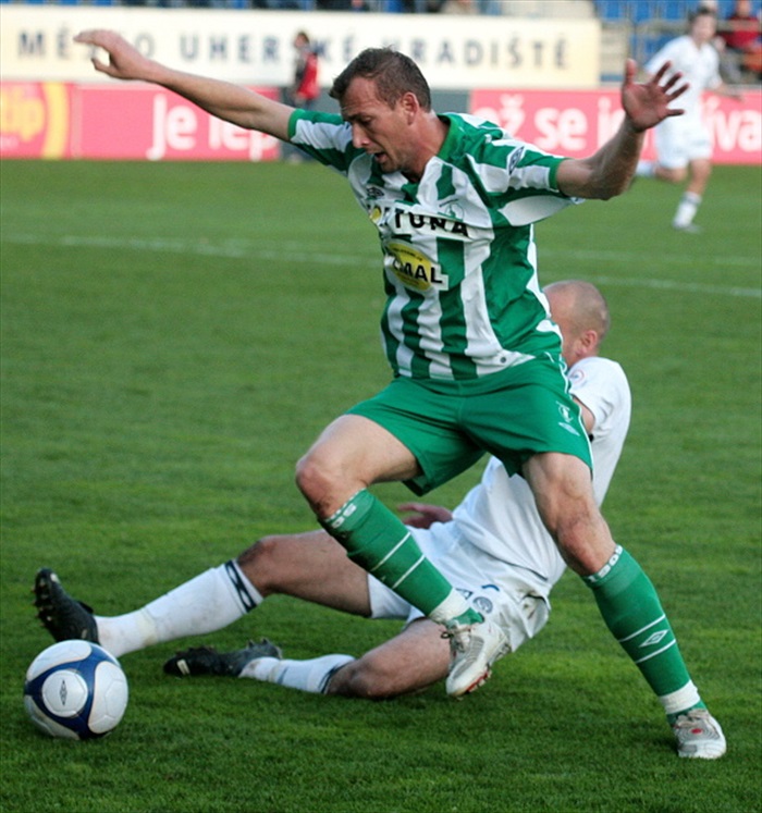 Róth se objevil znovu v základu.