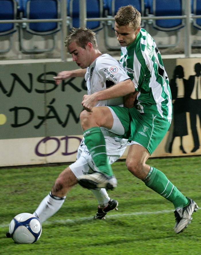 Ivan Janek doráží na soupeře.