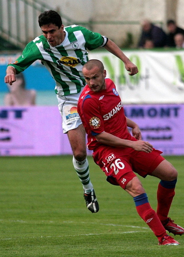 Lukáš se zabydlel na pozici defenzivního záložníka.