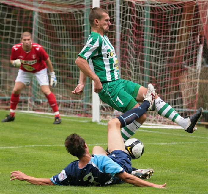 Marek Nikl musel kvůli zranění odstoupit.