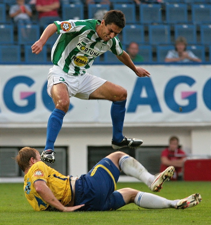 Lukáš nastoupil na defenzivního záložníka.