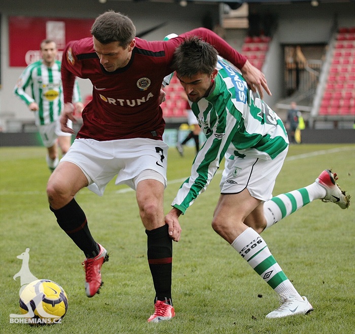 Agilní Bálek napadal rozehrávku Sparty, v tvrdém souboji s Brabcem