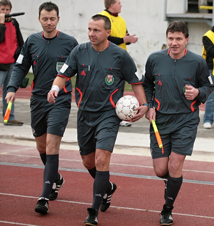 Rozhodčí se ani tentokrát příliš nepředvedli.