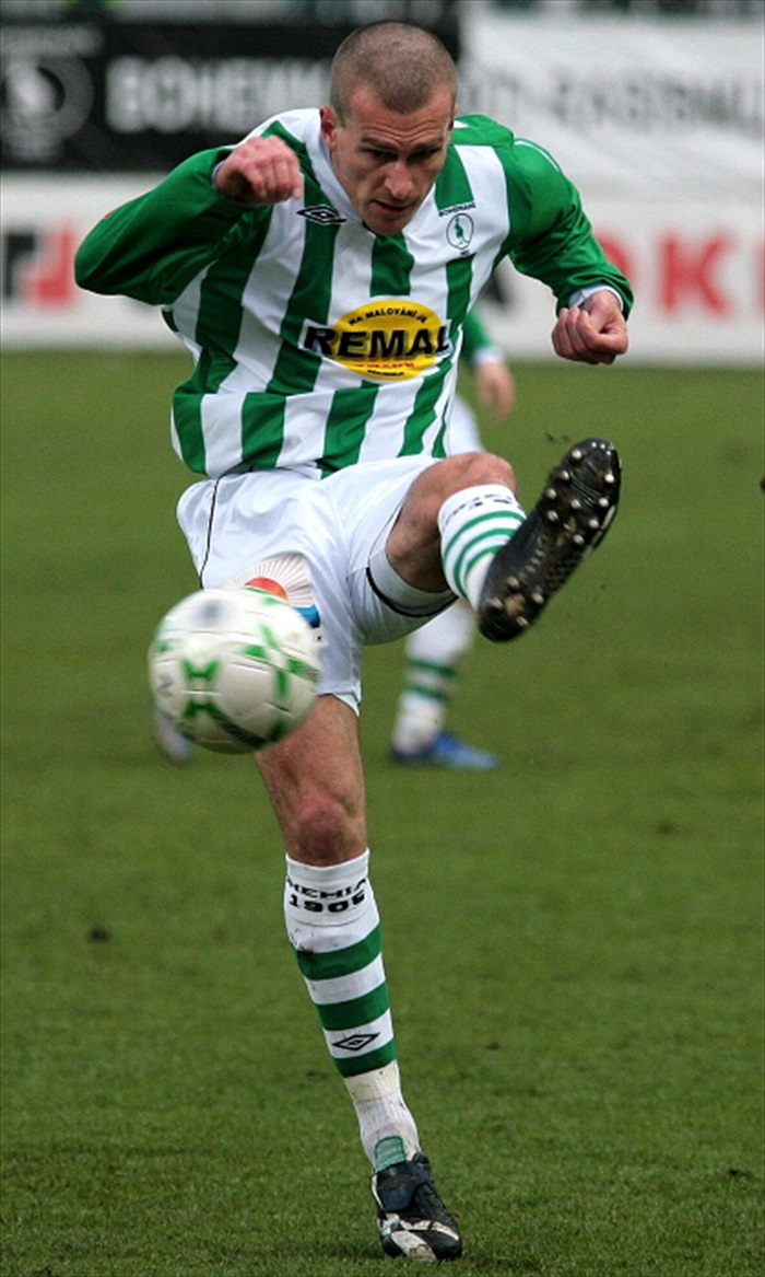 Nikl v obranném zákroku.