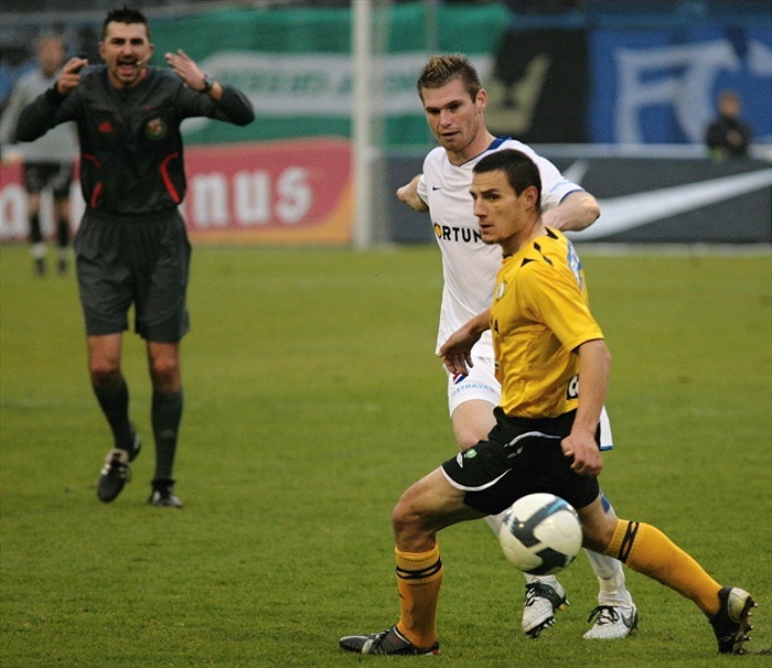 Strnad proti Jindřiškovi.