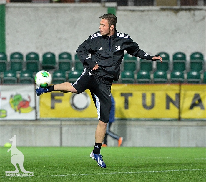 Předzápasový trénink za umělého osvětlení