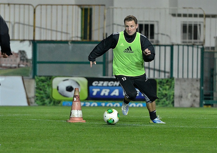 Předzápasový trénink za umělého osvětlení